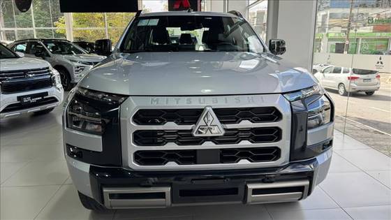 MITSUBISHI TRITON 2.4 BITURBO DIESEL CD KATANA 4X4 AUTOMÁTICO MITSUBISHI TRITON 2.4 BITURBO DIESEL CD KATANA 4X4 AUTOMÁTICO